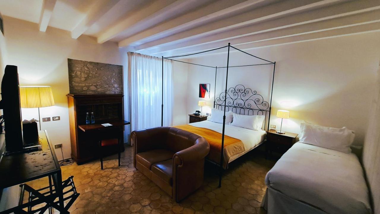 Relais&Chateaux Palazzo Seneca Hotel Norcia Bagian luar foto