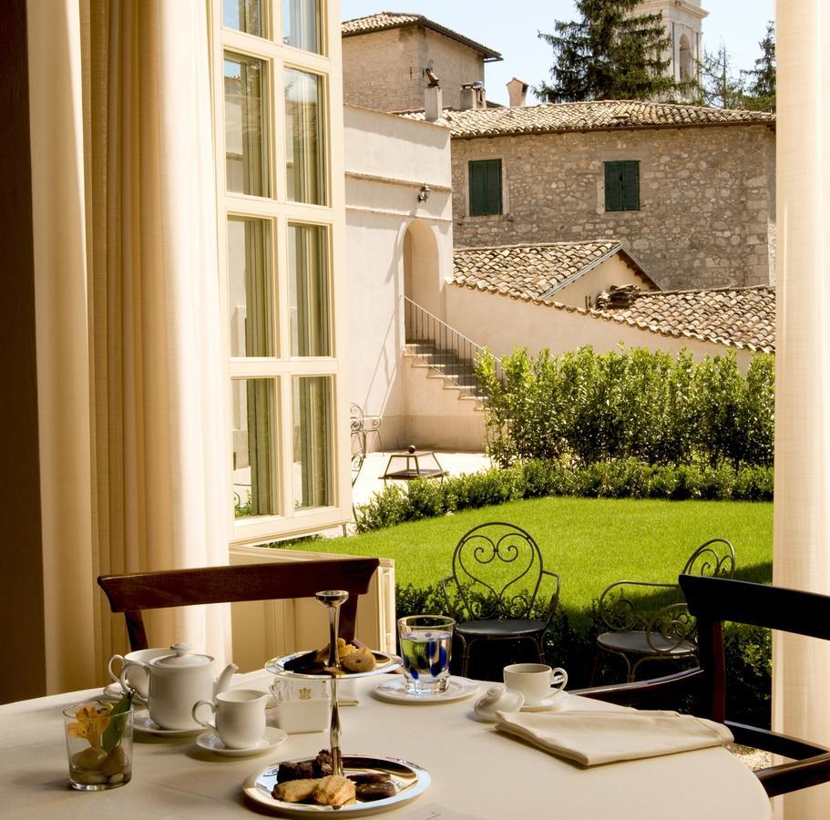 Relais&Chateaux Palazzo Seneca Hotel Norcia Bagian luar foto