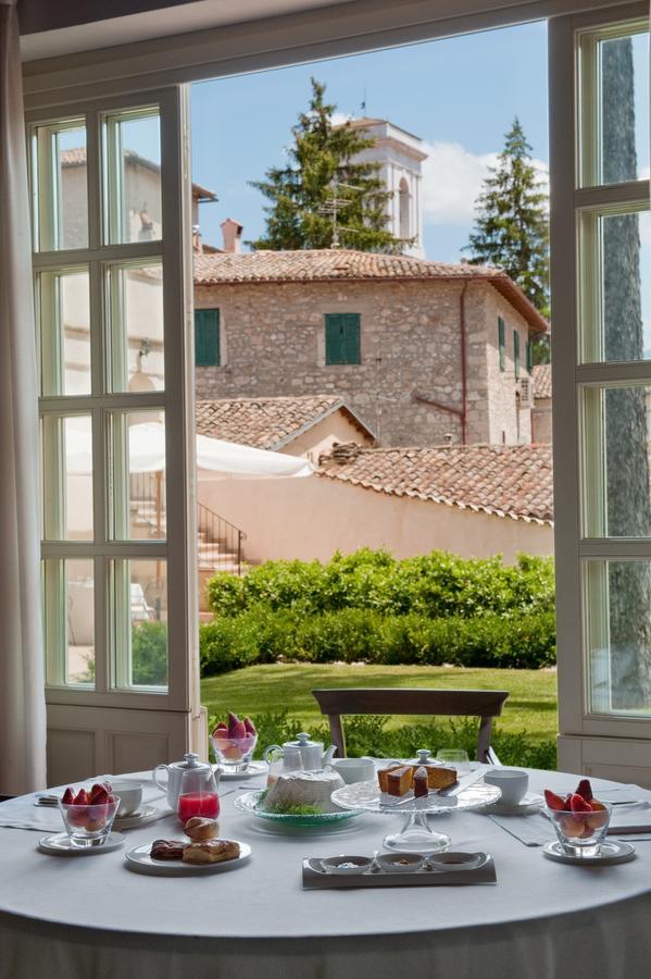 Relais&Chateaux Palazzo Seneca Hotel Norcia Bagian luar foto